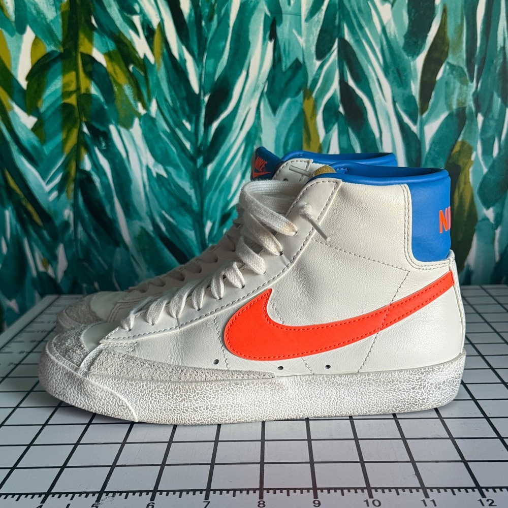 Nike White and Orange Sneakers with Blue Accent